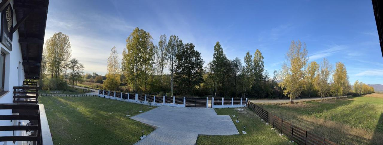 Pensiunea Casa cu Flori Baia Mare Exterior foto